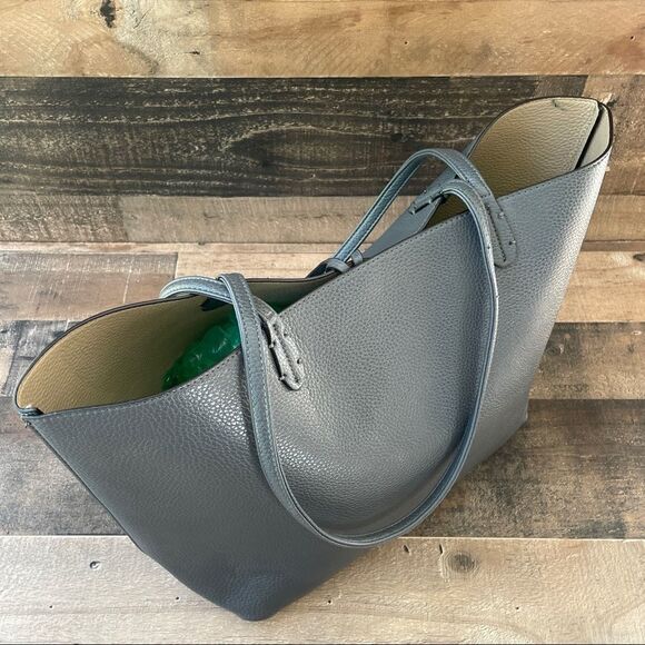 Vegan Pebbled Leather Reversible Tote Bag Cream and Grey - Picture 13 of 14